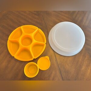 TUPPERWARE Serving Center 6-Part Divided Party Veggie Snack & Dip Tray 1665 1667